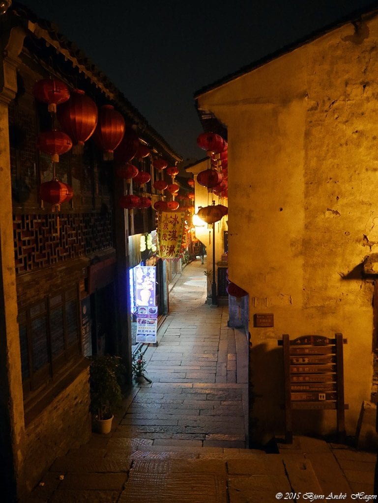 Shantang by night