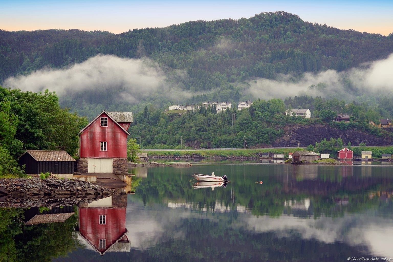 TheBoatHouseReflection