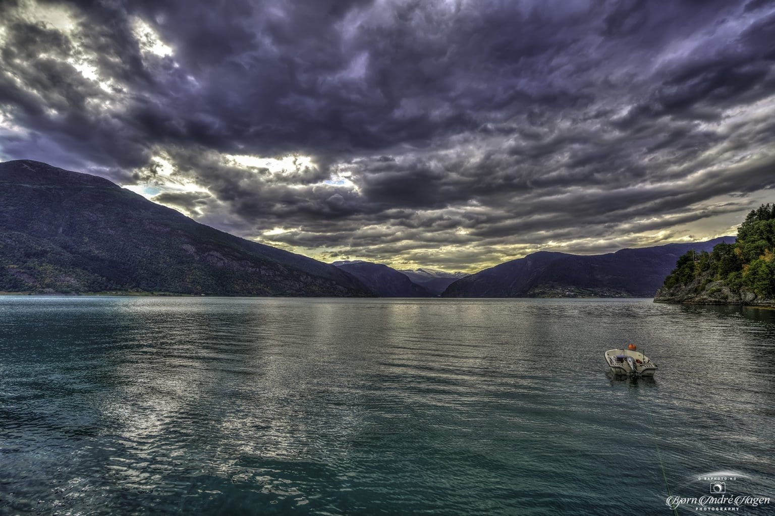 Lustrafjorden